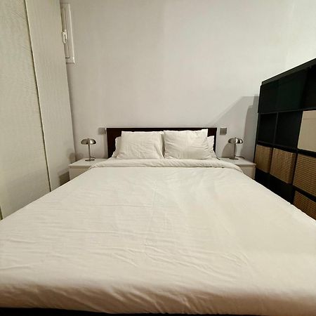Newly Renovated Stylish Eixample - Great Location Barcelona Bagian luar foto