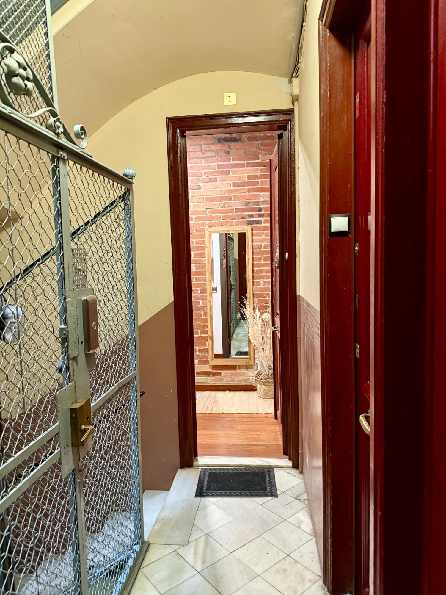 Newly Renovated Stylish Eixample - Great Location Barcelona Bagian luar foto